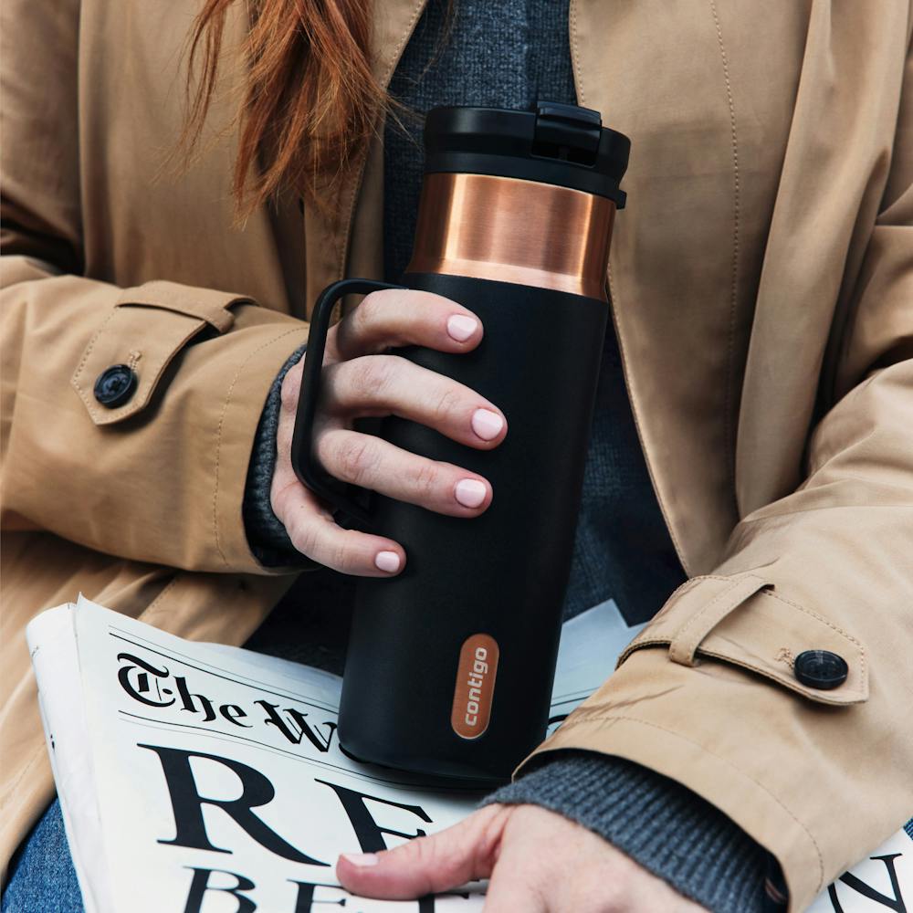 20 oz SnapSeal™ Bottle w/Handle - Licorice Gunmetal